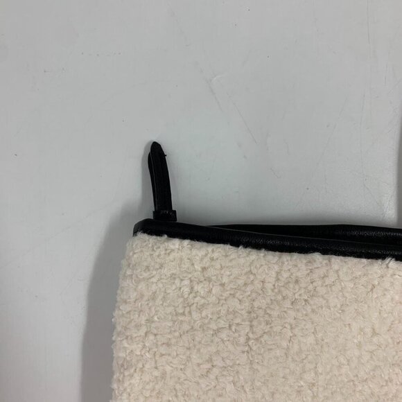 Victoria Secret Women's Fleece Zip Cozy Plush Tote‎ Bag NWT - Picture 3 of 15